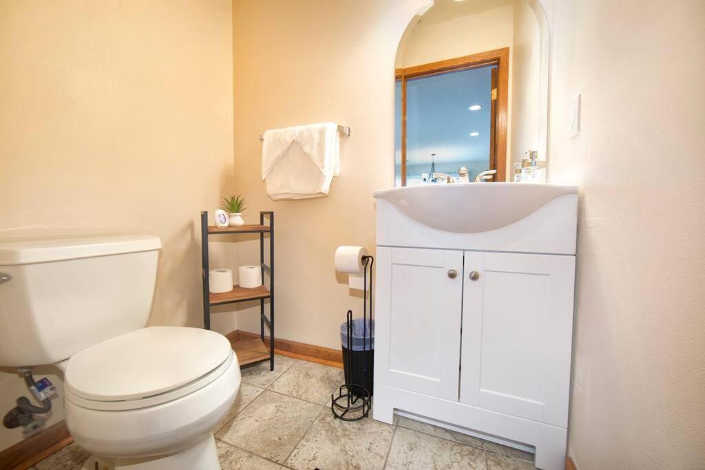 Appartement Tucked Away Off Brady - 4 Beds à Milwaukee Extérieur photo