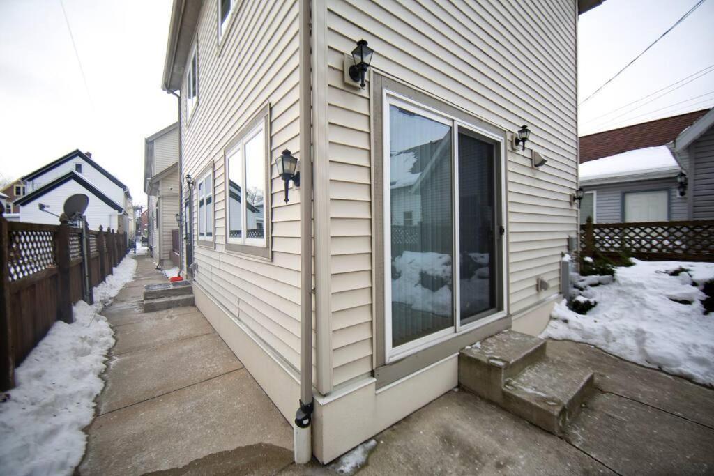 Appartement Tucked Away Off Brady - 4 Beds à Milwaukee Extérieur photo